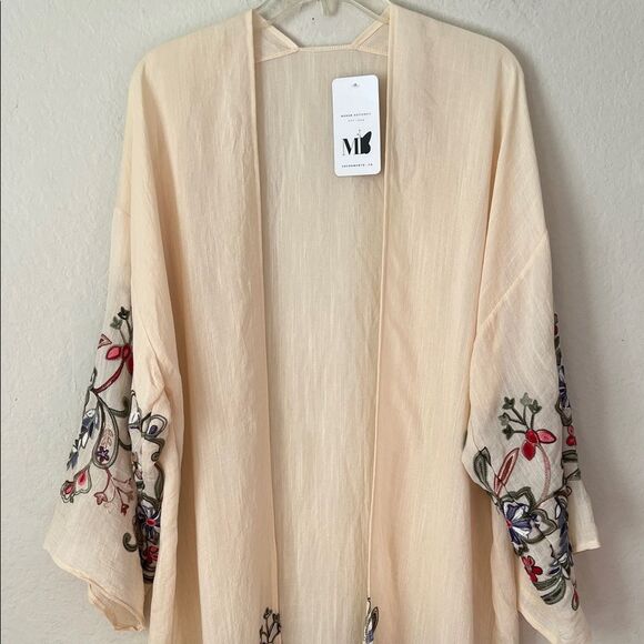 NWT Madam Butterfly Linen Floral Embroidered Kimono Cardigan Cream One Size - Picture 2 of 14